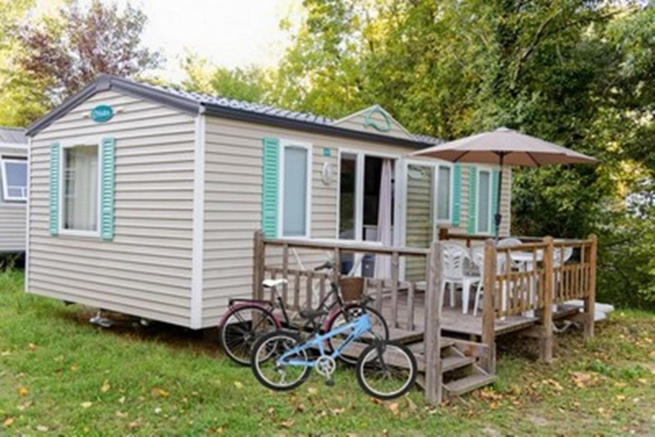 Camping Les Rives Du Lac De Vinca Exterior photo
