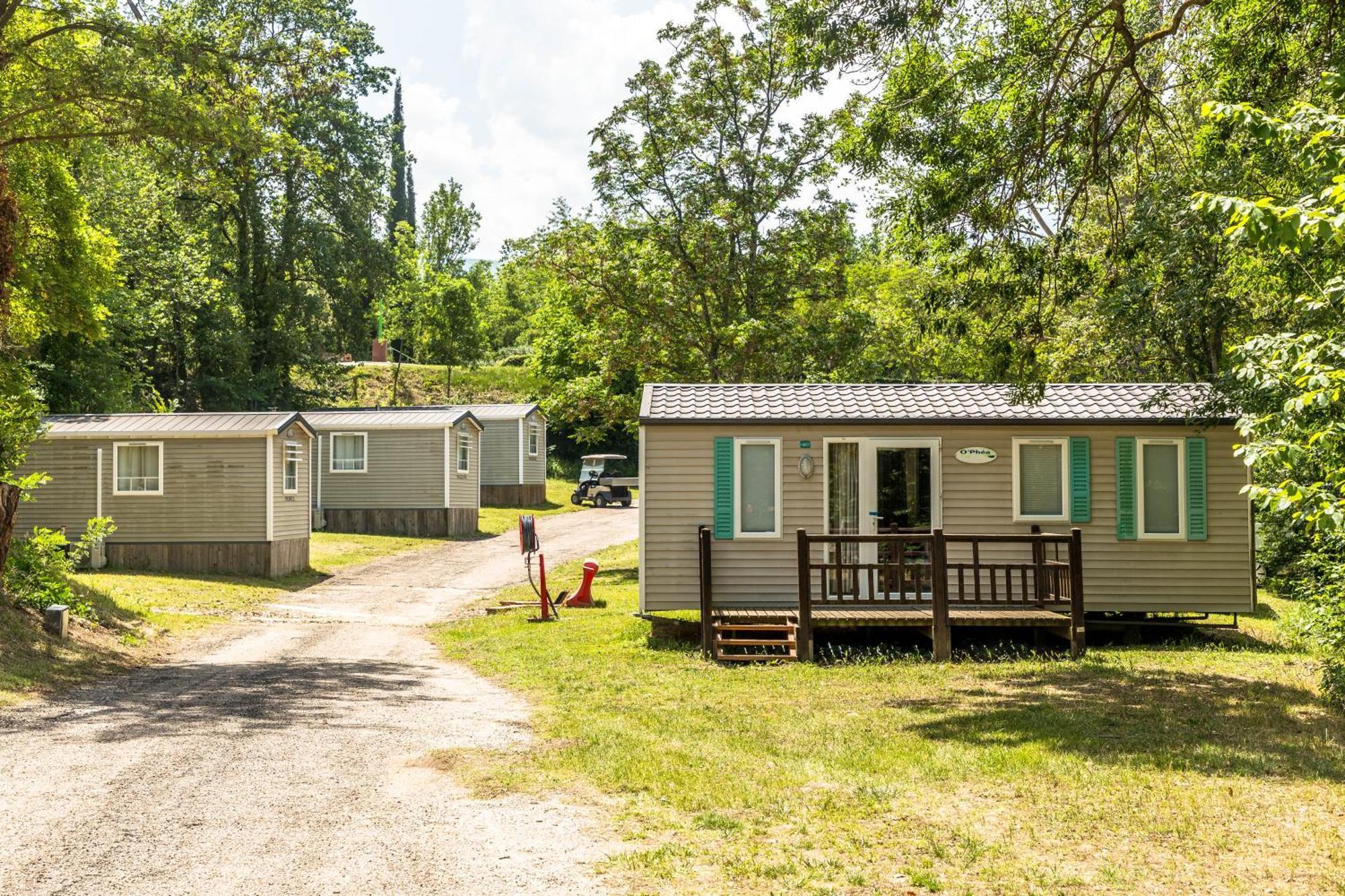 Camping Les Rives Du Lac De Vinca Exterior photo