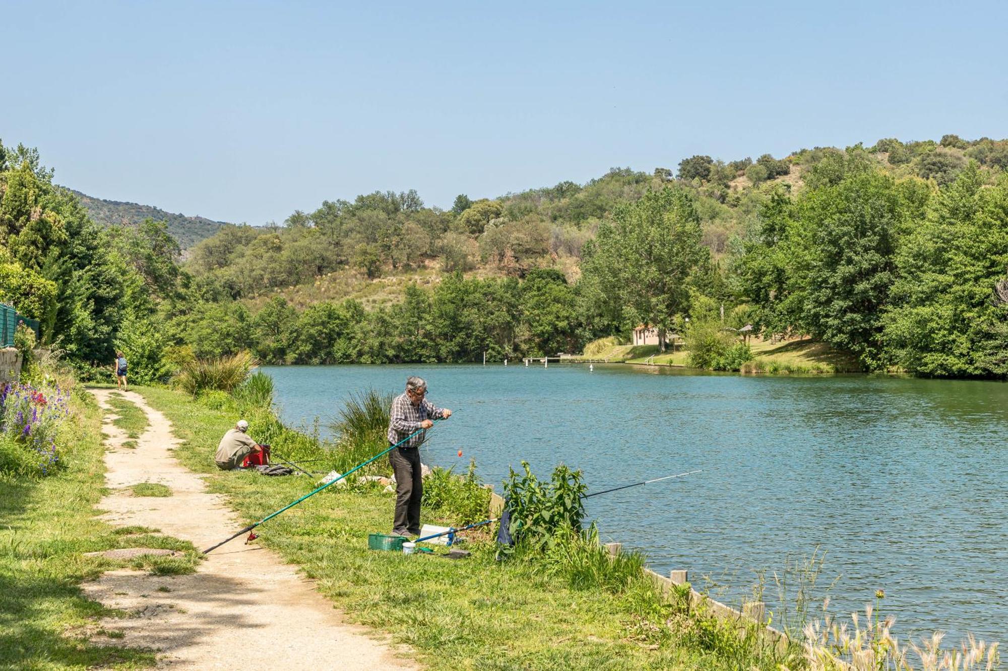 Camping Les Rives Du Lac De Vinca Exterior photo